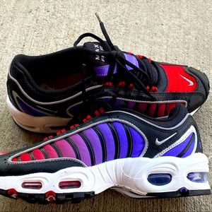Nike AirMax tailwind IV (purple/red/black) size 8